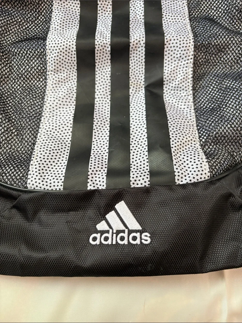 Adidas draw sting bag - Picture 2 of 3